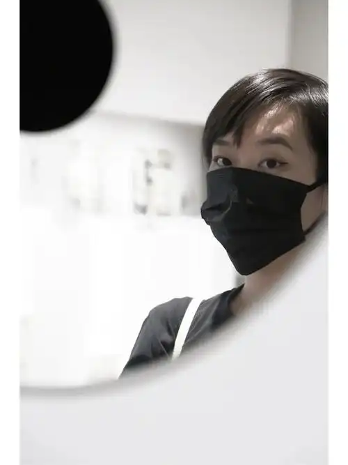 蒙面口罩小黑人