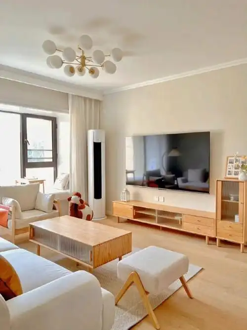 92建筑面积90平 套内面积69平三室一厅,户型南北通透 窗户带飘窗硬