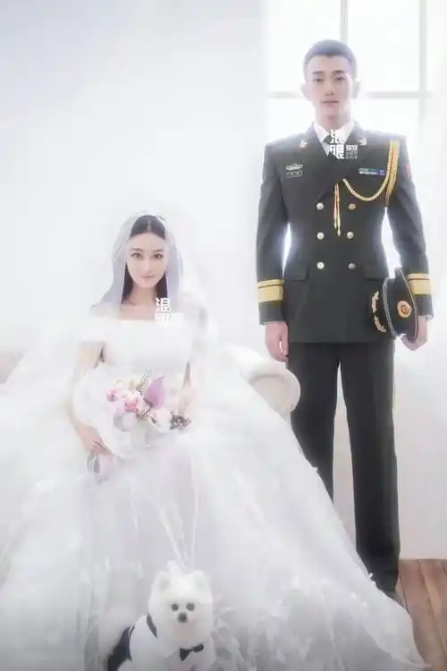 张馨予又为老公辟谣,称何捷转业消息不实,连线博主删除相关帖子