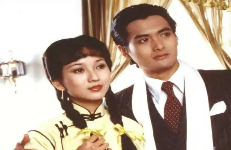 《上海滩》也开始走上了翻拍的道路,这部剧可以说是非常具有纪念价值