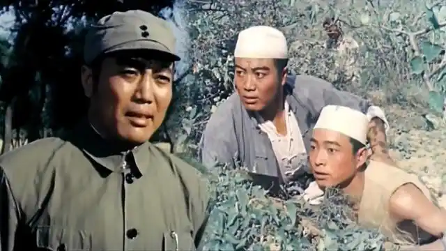 而真正使里坡走红的角色,还是在《回民支队》中所扮演的抗日英雄