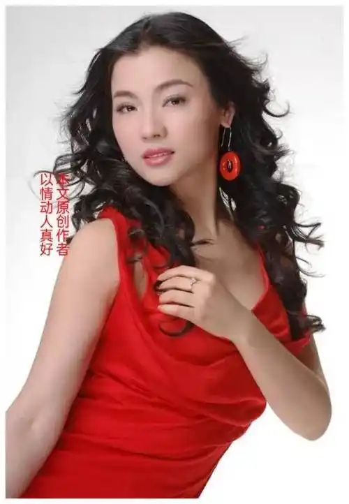 军人陈思思笑容迷人,她9首感人情歌广受赞赏!为何单身