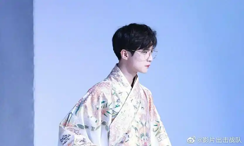 妖扬王敬轩嗨转演绎古风,吸引你入股的是颜还是歌声?