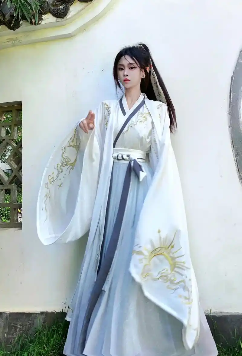 视觉震撼 #仙气十足 #古风汉服美如画 #汉服 #图片来自 - 抖音