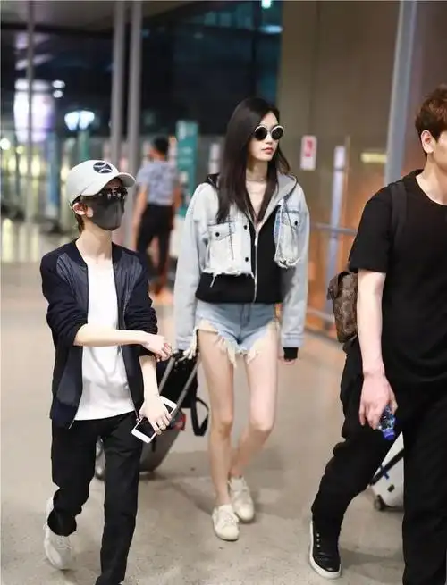 最萌身高差178奚梦瑶同框155郭敬明成大佬郭敬明变成小迷弟