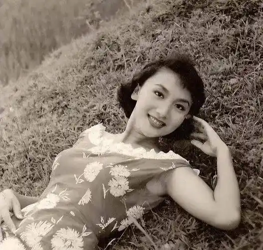 60年代火遍大江南北的女星,夏梦年轻时的穿搭,放到现在也不过时_分析