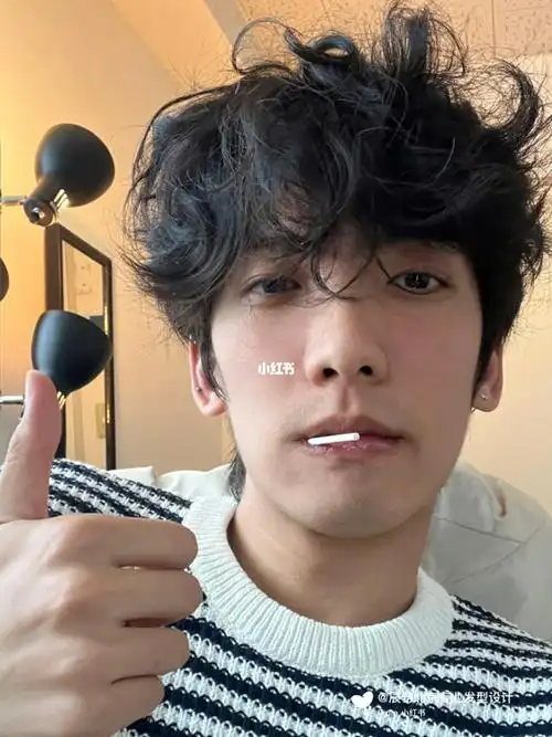 78日系少年感男生发型推荐丨颓废感羊毛卷75