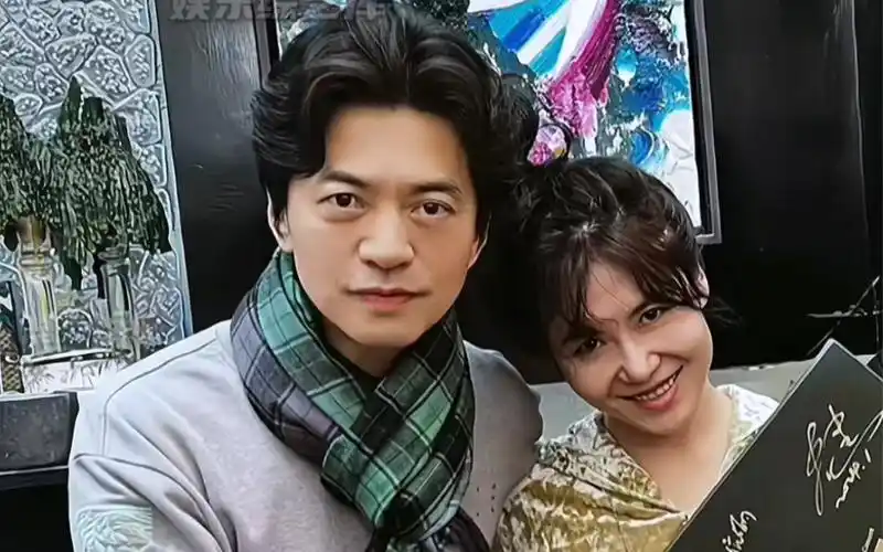 歌手李健妻子正脸照 这么多年孟小蓓还是第一次如此清晰的出现在社交