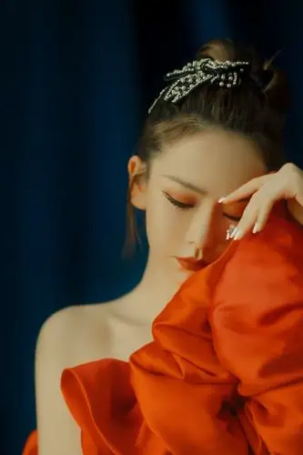 戚薇斜肩礼裙性感写真图片67