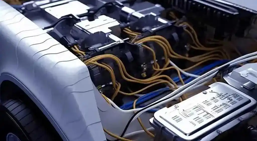 日媒欢呼:中国电车必输.丰田固态电池突破:充电600秒跑1200公里