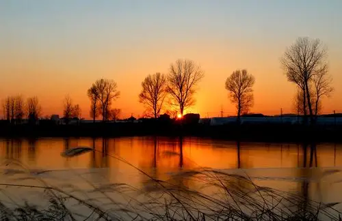 冬日里的夕阳与晚霞