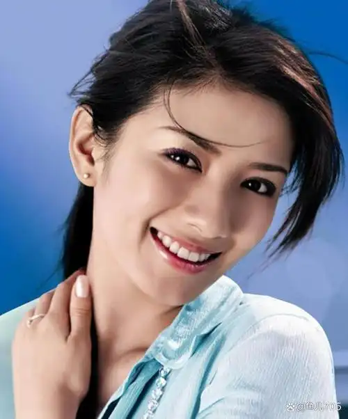 黄奕就私拿美术馆展品道歉:私拿展品的"花瓶"热议