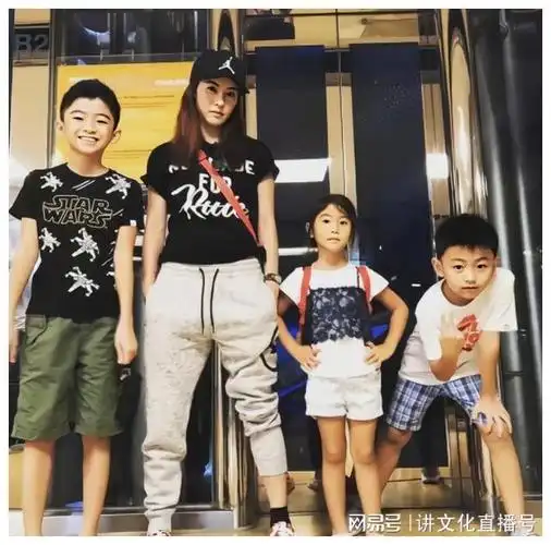 张柏芝三胎生父究竟什么背景?为何能独获赵本山偏爱?关系疑曝光