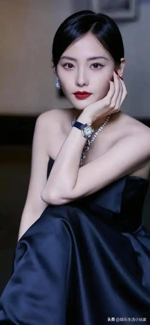 张嘉倪仙气飘飘,隐忍前行,努力打磨演技,《人生之路》表现不俗_加林