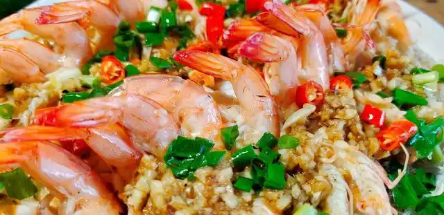蒜蓉粉丝蒸虾做法5分钟就能出锅香味浓郁肉质鲜嫩营养美味