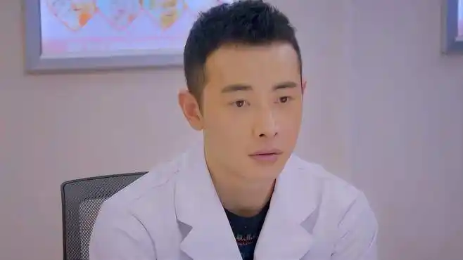 克拉之恋:雷奕明说方医生坏话,哪料方医生就在身后,邪门了!