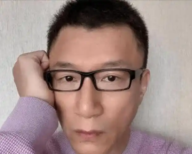 近日,演员孙红雷在接受媒体采访时,发表了一番引发争议的言论.