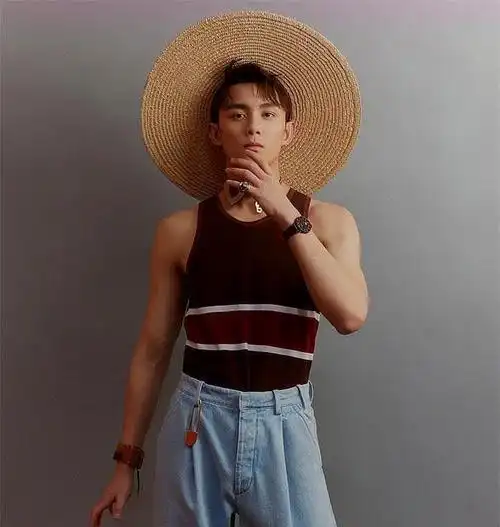 小鲜肉化身肌肉猛男吴磊健身效果明显男儿气息扑面而来