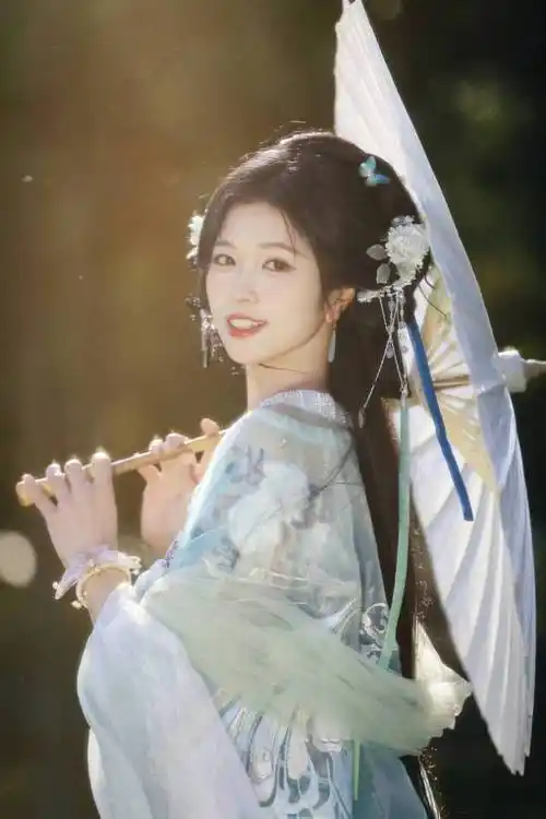 媒体专访越南歌手孙夏玲 乘风破浪的古风仙子(4)