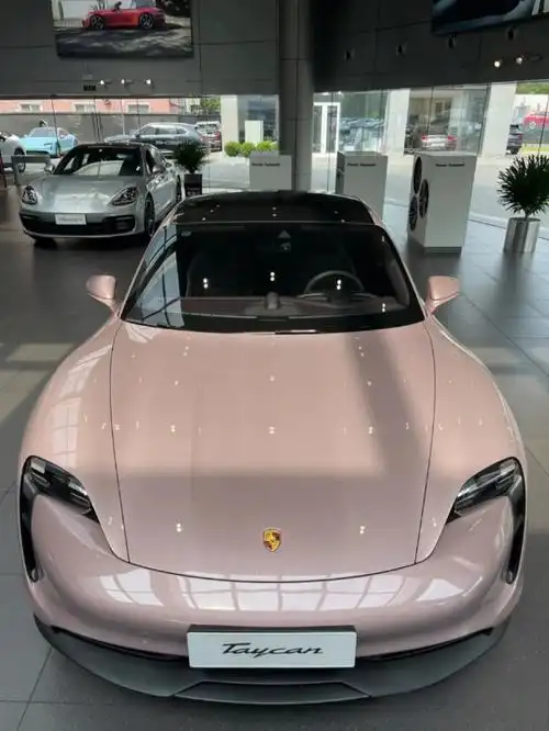 taycan保时捷冰梅粉