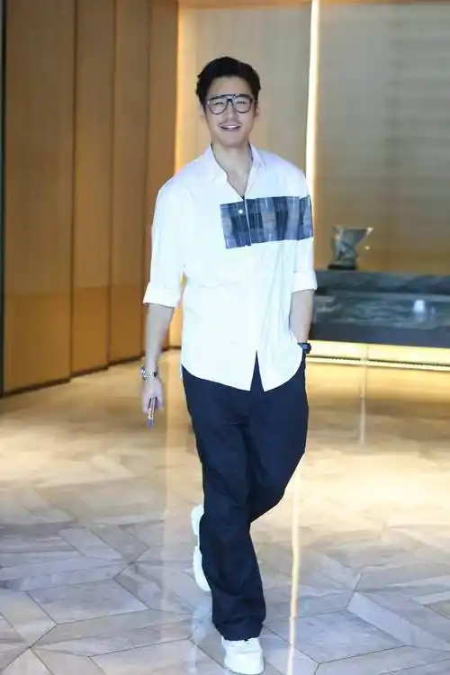 胡兵加盟披荆斩棘的哥哥第三季初代男神尝试新赛道