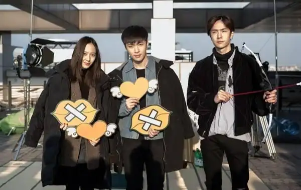 《街舞3》四大导师的23岁:钟汉良太嫩,张艺兴被王嘉尔堵在厕所