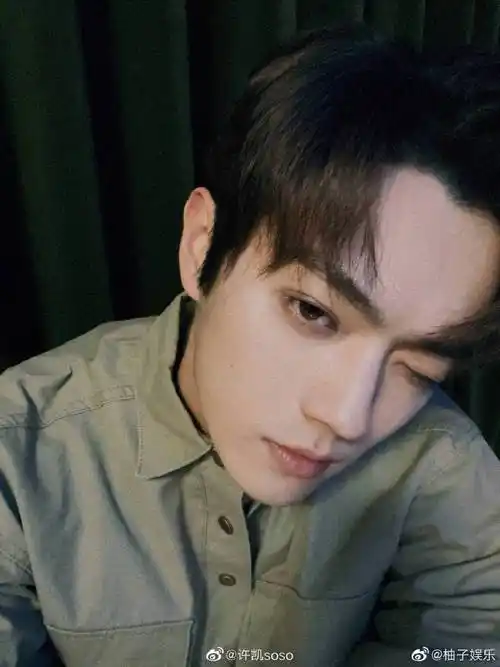 许凯高中毕业旧照##高中时期的许凯