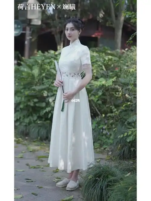 眉姐姐斓曦穿旗袍也太美了吧