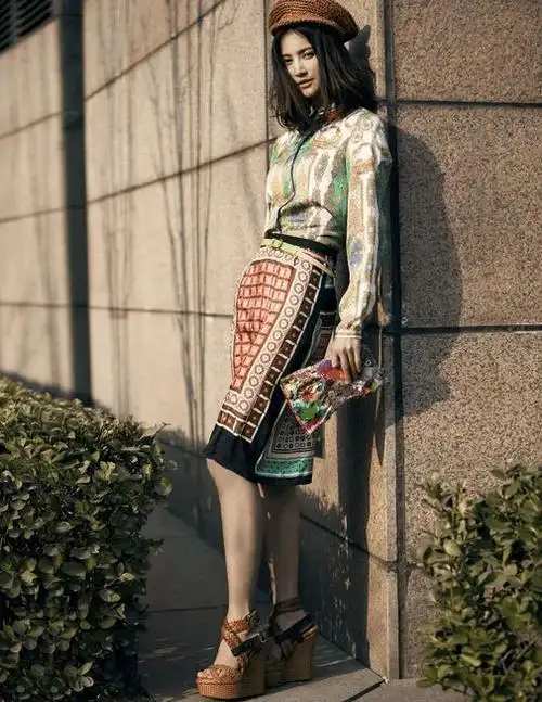 张歆艺这脸是打了多少玻尿酸啊脸颊都要掉地上了