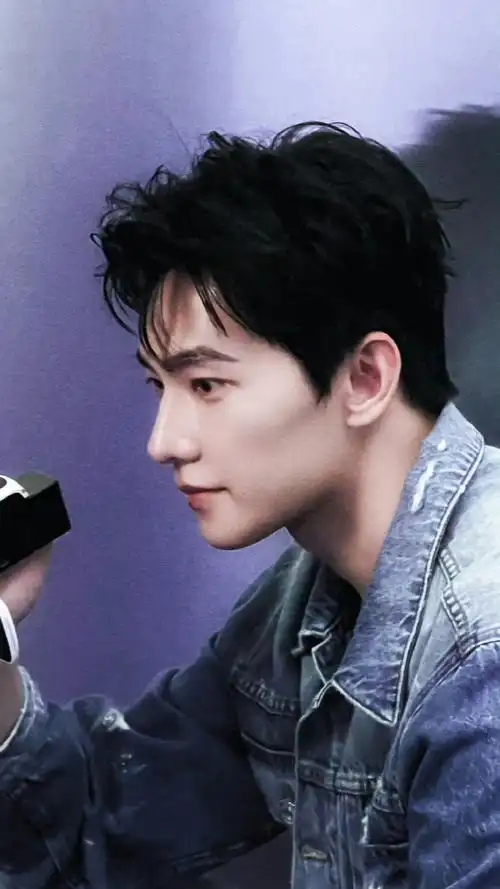 1791    杨洋身穿牛仔衣服,阳光又帅气,展现出牛仔的风采,浑身