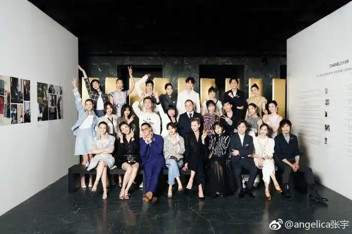 张宇晒群星自拍合影 杨幂陈伟霆吴磊等出镜