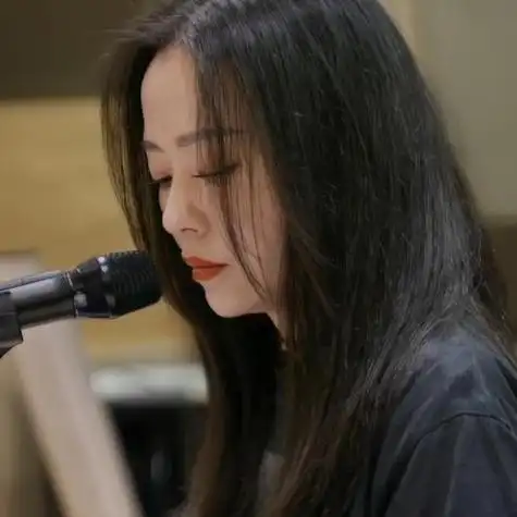 张靓颖头像壁纸