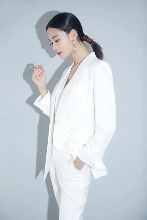 王媛可纯白性感优雅写真图片36