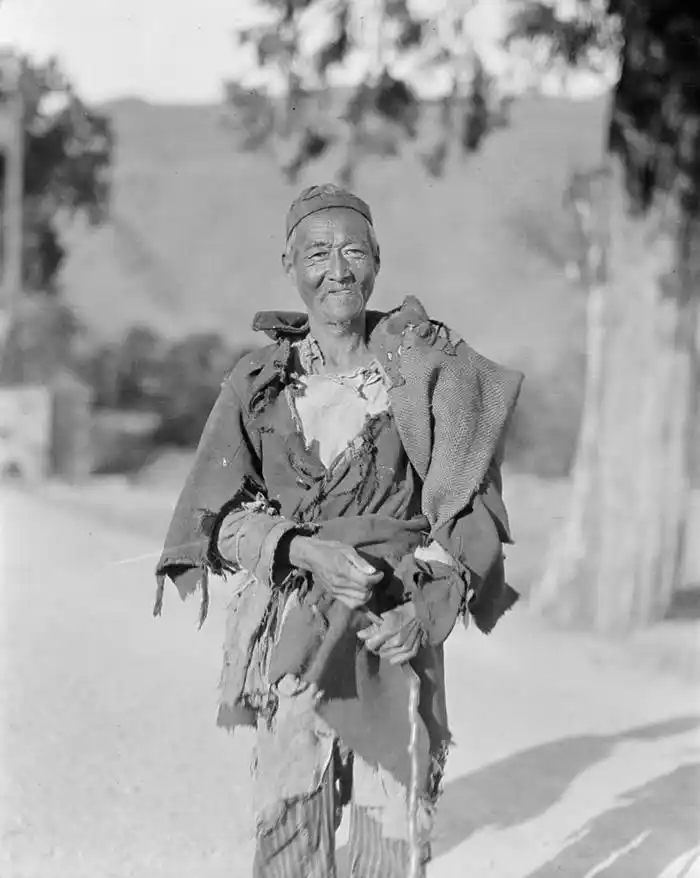 民国初年令人心碎的影像: 遍地乞丐, 生活困苦