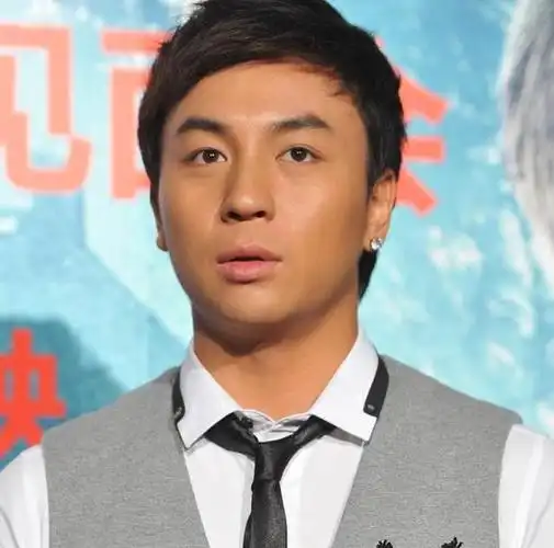 8位童星现状对比:吴磊成"顶流",张一山陷入困境,他彻底消失