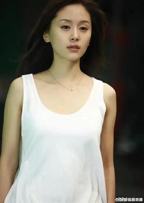 王子文年轻时好水灵啊满满的胶原蛋白眼神清澈无辜