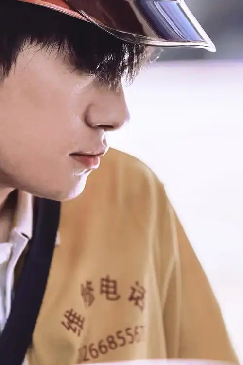 奇迹定档大年初一##易烊千玺奇迹角色海报