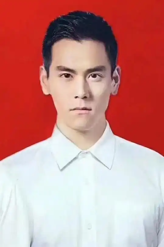 好久没拍照了,来张证件照吧#重工青春 #彭于晏 #气质  - 抖音