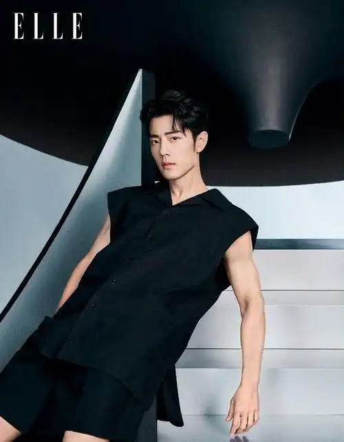 肖战elle明暗光影大片# 肖战登elle9月刊封面人物,双奢护航坐镇金九