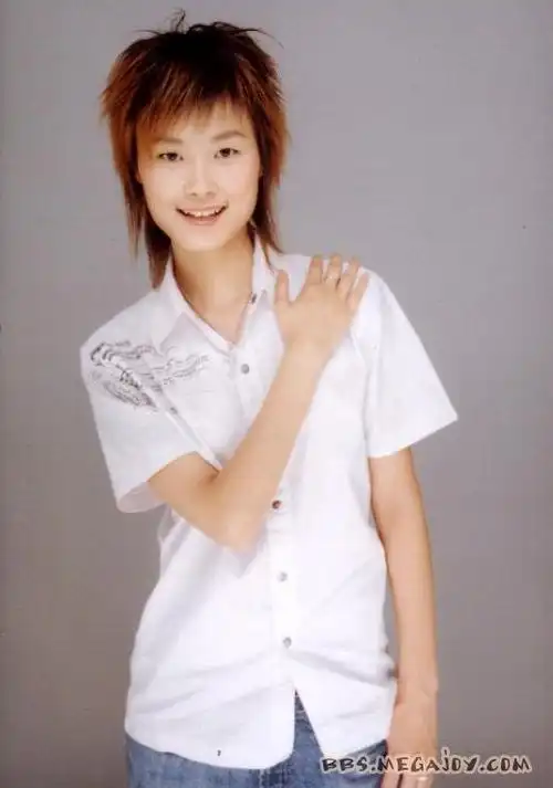 解读"超女"李宇春:舞台下她是害羞的女孩(图)