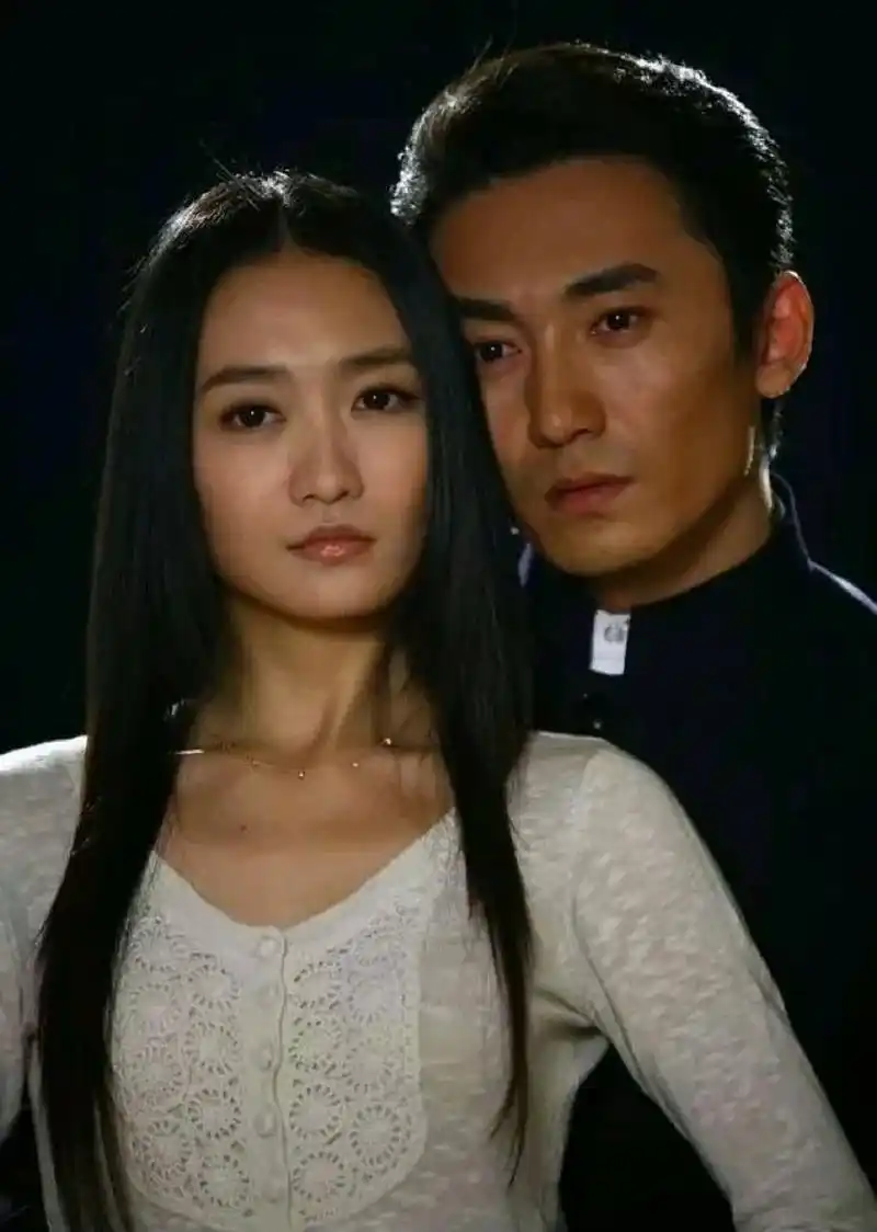 王鸥十年前刚出道时无美颜照