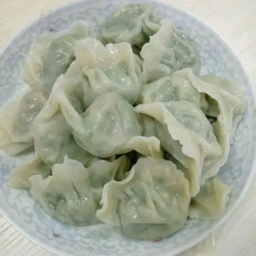 下锅煮七分钟,成品装盘