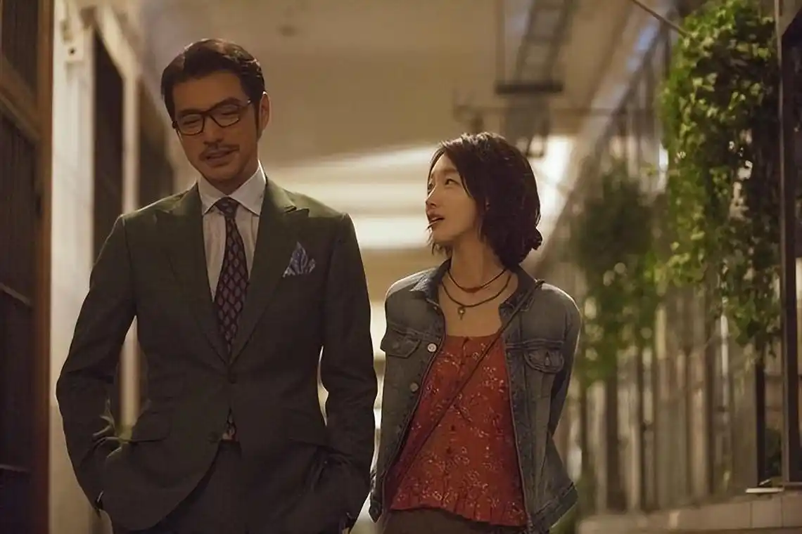 看了金城武这些偏爱的"细节",才明白他对周迅,真是用心良苦