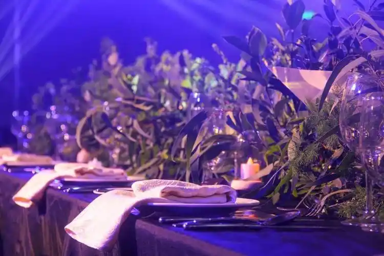 谢师宴 打造专属于你的城市餐桌 《哈利波特》中霍格沃茨的长桌晚宴