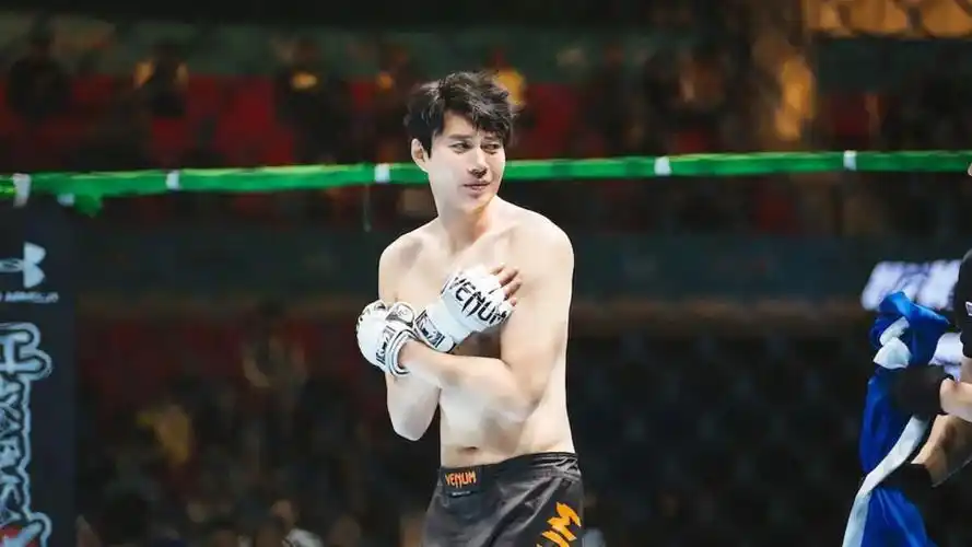 羞羞的铁拳从喜剧人到铁拳手艾伦简直就是人生大赢家啊