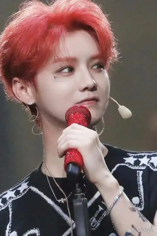 今晚上海赢麻了,红发鹿晗我爱了