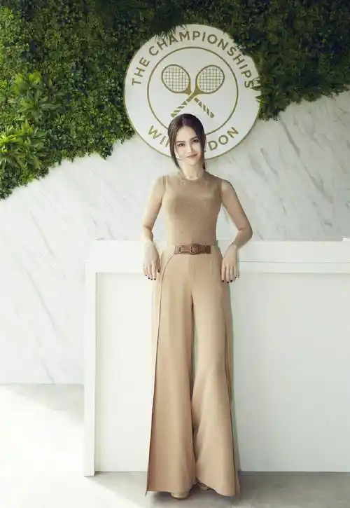 天王嫂昆凌真是嫂子界top小蛮腰盈盈一握不像生过两个娃