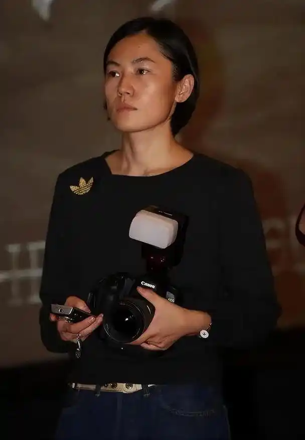 不后悔从王菲手中抢走窦唯,离婚18年后,高原选择和女儿共度余生