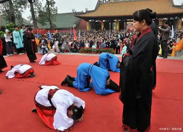 在中国传统文化中,三拜九叩头是一种庄重的礼仪,表达了对长辈,先祖