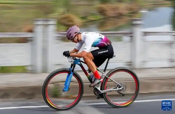 自行车——中国黄山(黟县)公开赛山地组赛况|自行车|骑行|中国_新浪